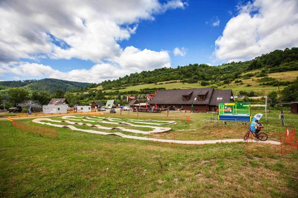 Aparment Klara-Chopok-3 Ski Resorts Within 15 Min, 24H Reception, Washer มีโต ป็อด จุมเบียรอม ภายนอก รูปภาพ
